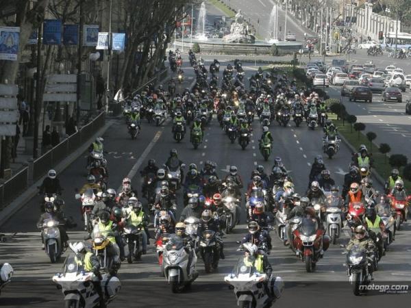 3901572660-vorstellung-repsol-honda-teams-strassen-madrid.jpg