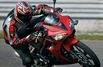 mc_cbr125r_009_2007_g.jpg